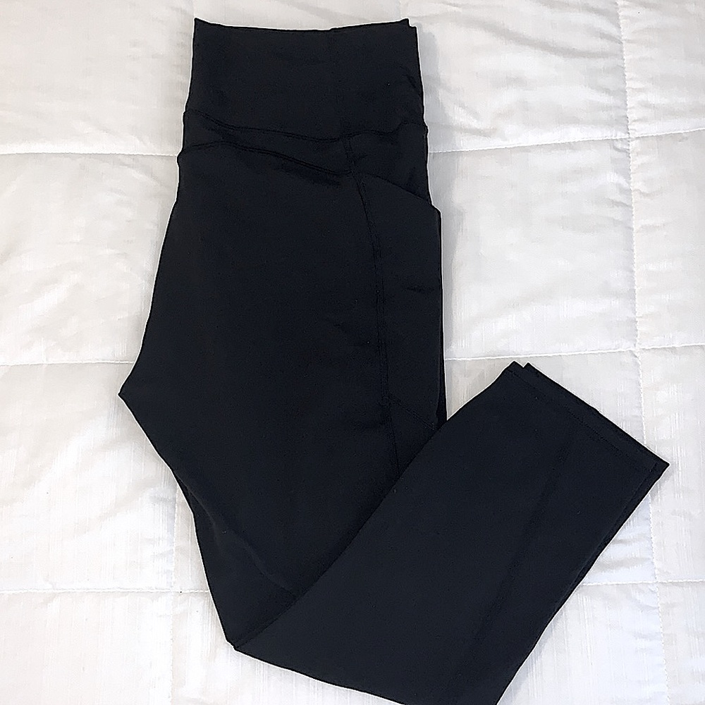 Fabletics PureLuxe Pocket Capri Leggings